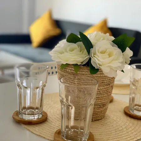 Апартаменти Sunny 1-bed In