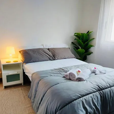 Апартаменти Sunny 1-bed In *