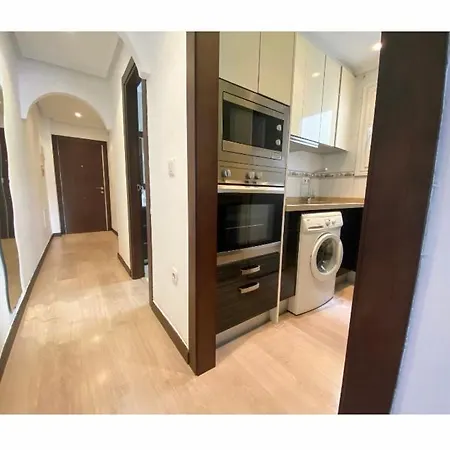 Апартаменти Sunny 1-bed In Торрев'єха